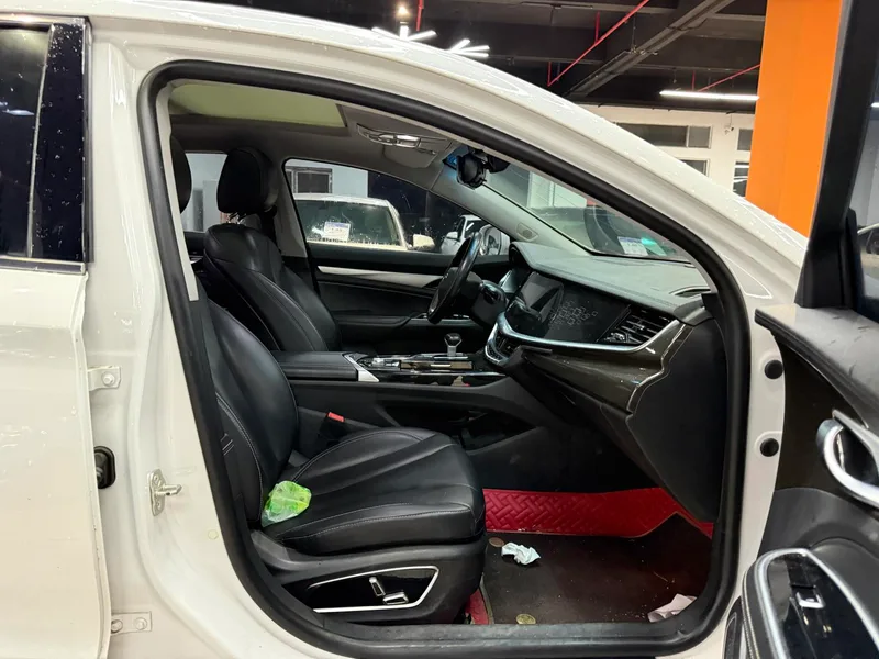 Geely Borui 2021 1.8T Versión piloto interior foto 15 Geely Borui 2021 1.8T Versión piloto interior foto 15