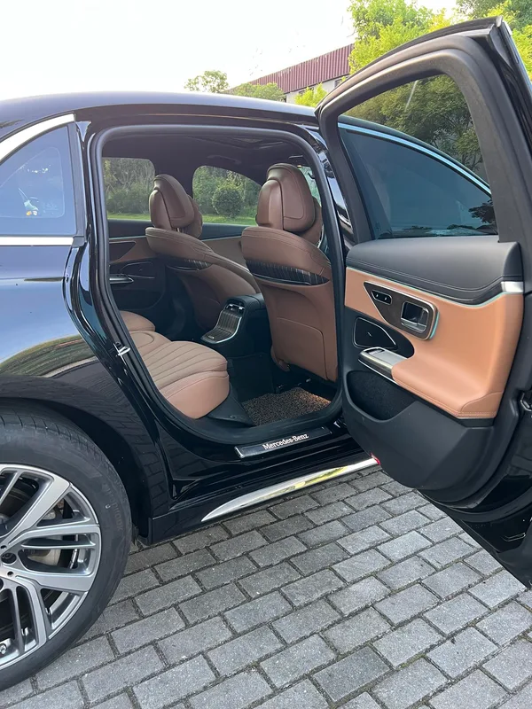 Mercedes-Benz E-Class 2025 E 300 L Fashionable Passenger car interior photo 6 Mercedes-Benz E-Class 2025 E 300 L Fashionable Passenger car interior photo 6