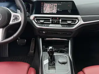 BMW 4 Series 2022 425i M Sports suit interior photo 12 BMW 4 Series 2022 425i M Sports suit interior photo 12