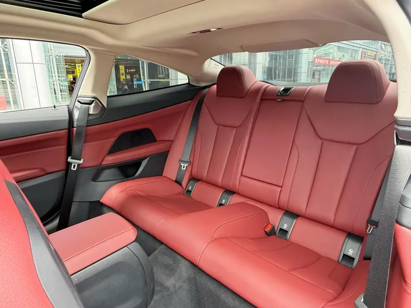 BMW 4 Series 2022 425i M Sports suit interior photo 13 BMW 4 Series 2022 425i M Sports suit interior photo 13