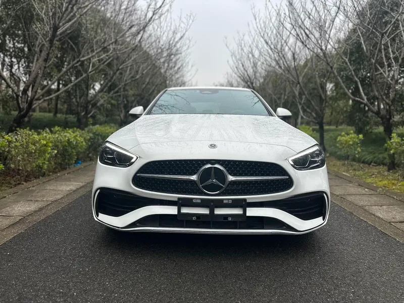 Mercedes-Benz C-Class 2022 Mise à jour C 200 L Version sportive extérieur photo 2