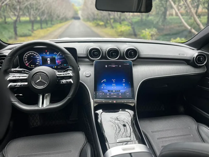 Mercedes-Benz C-Class 2022 Mise à jour C 200 L Version sportive extérieur photo 3