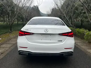 Mercedes-Benz C-Class 2022 Mise à jour C 200 L Version sportive intérieur photo 9