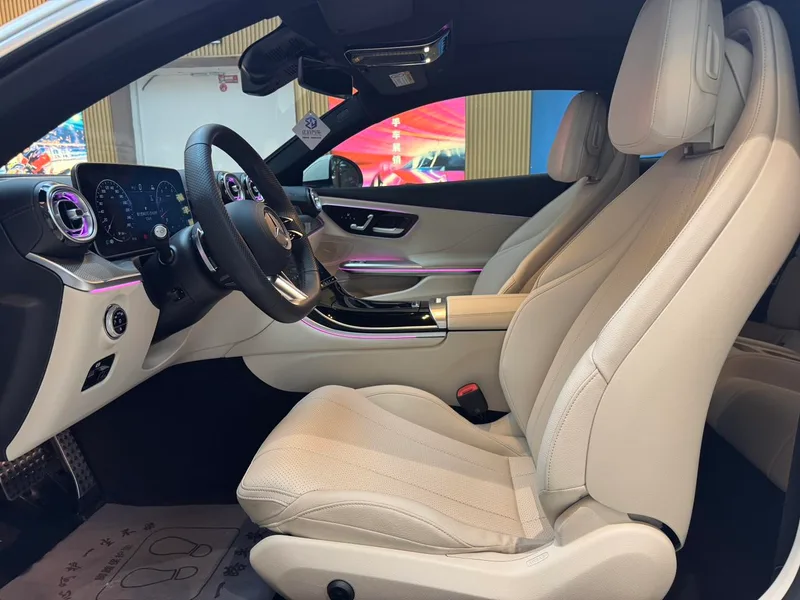 Mercedes-Benz CLE 2024 CLE 260 Coupé intérieur photo 11