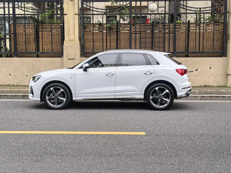 Audi Q3 2023 35 TFSI Aggressive and dynamic (1.5T) exterior photo 4 Audi Q3 2023 35 TFSI Aggressive and dynamic (1.5T) exterior photo 4