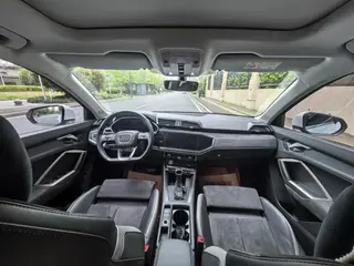 Audi Q3 2023 35 TFSI Aggressive and dynamic (1.5T) interior photo 7 Audi Q3 2023 35 TFSI Aggressive and dynamic (1.5T) interior photo 7