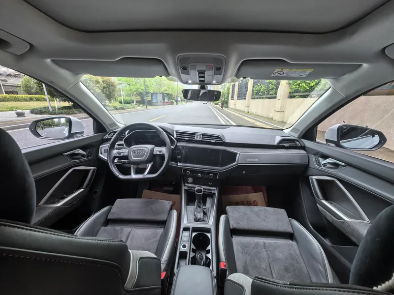 Audi Q3 2023 35 TFSI Aggressive and dynamic (1.5T) interior photo 7 Audi Q3 2023 35 TFSI Aggressive and dynamic (1.5T) interior photo 7