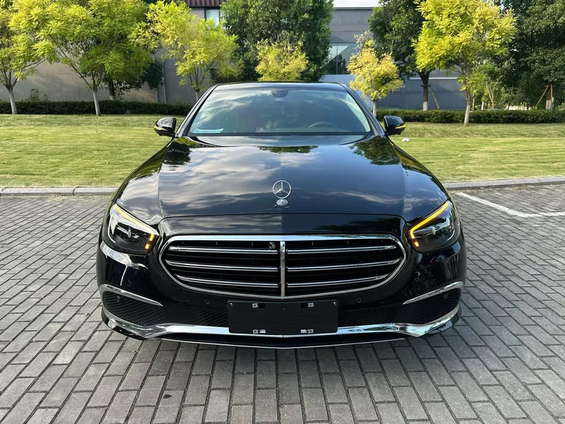 Mercedes-Benz E-Class 2023 Restyling E 300 L Fashionable Passenger car exterior photo 2 Mercedes-Benz E-Class 2023 Restyling E 300 L Fashionable Passenger car exterior photo 2