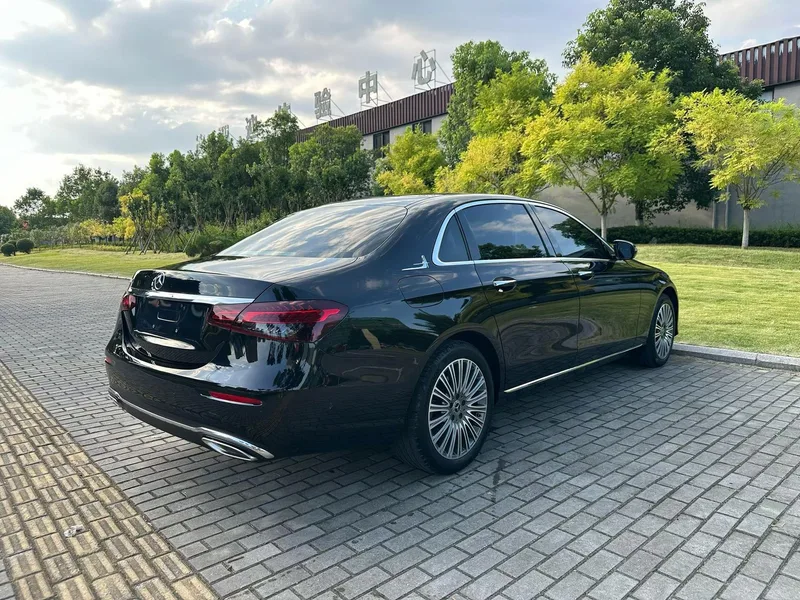Mercedes-Benz E-Class 2023 Restyling E 300 L Fashionable Passenger car interior photo 9 Mercedes-Benz E-Class 2023 Restyling E 300 L Fashionable Passenger car interior photo 9