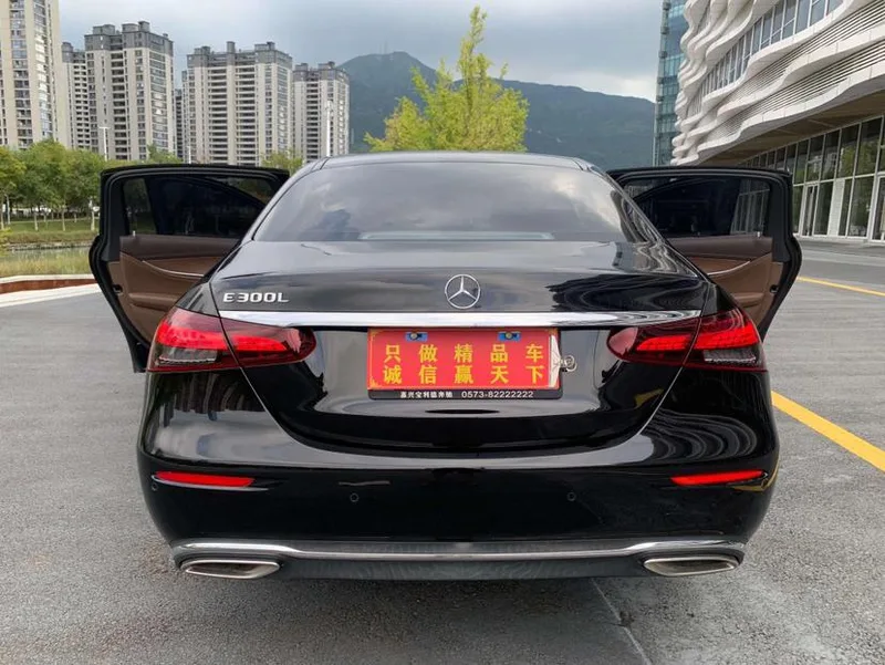 Mercedes-Benz E-Class 2023 Restyling E 300 L Fashionable Passenger car exterior photo 4 Mercedes-Benz E-Class 2023 Restyling E 300 L Fashionable Passenger car exterior photo 4