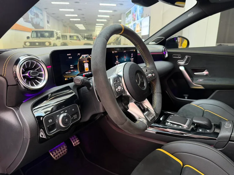 Mercedes-Benz CLA AMG 2022 AMG CLA 45 S 4MATIC interior foto 11