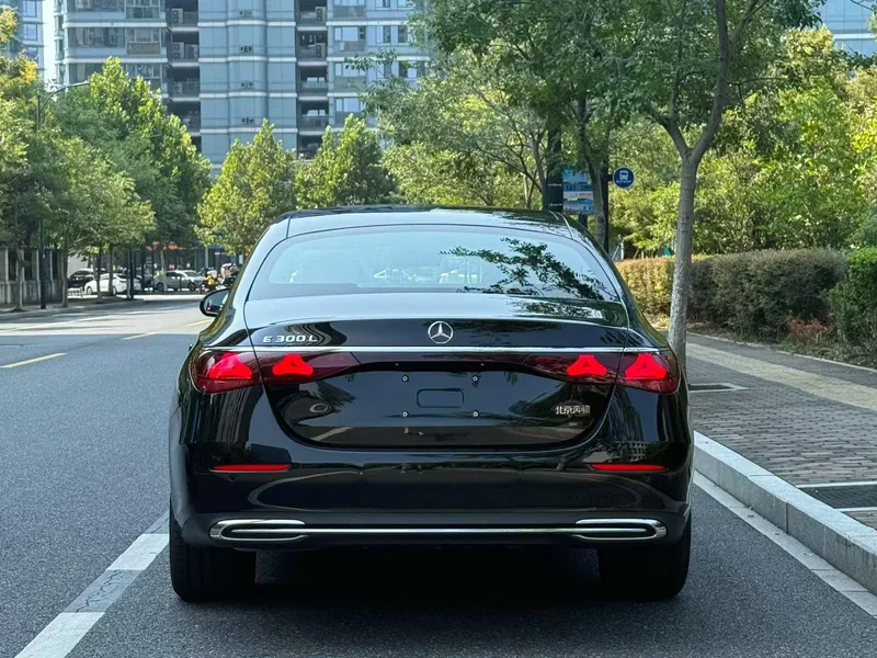 Mercedes-Benz E-Class 2024 E 300 L Fashionable Passenger car exterior photo 3 Mercedes-Benz E-Class 2024 E 300 L Fashionable Passenger car exterior photo 3