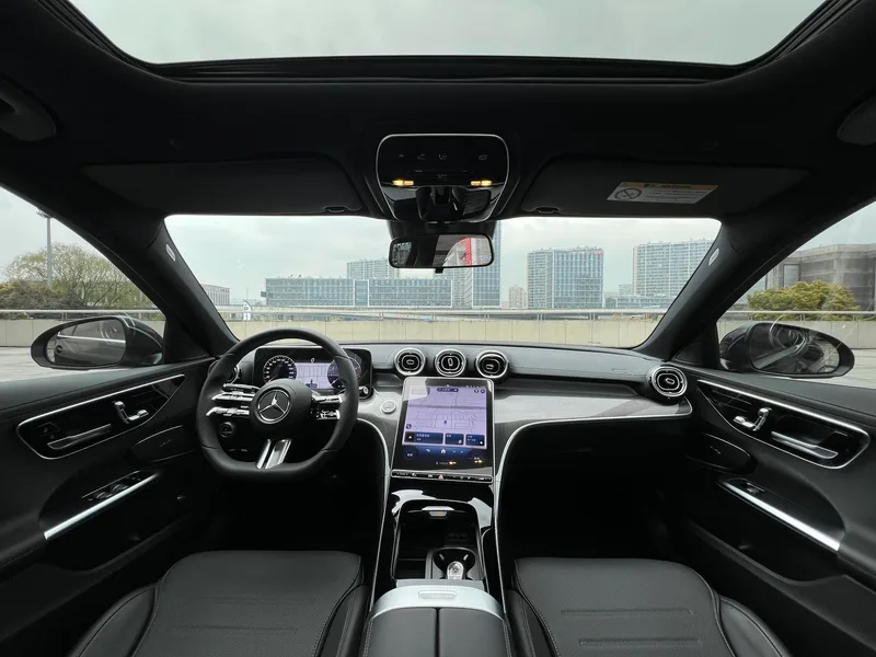 Mercedes-Benz C-Class 2022 Reforma C 260 L Versión deportiva interior foto 16