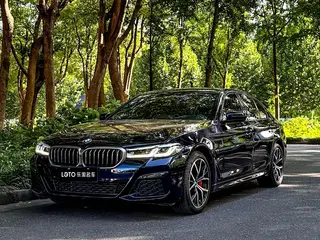 BMW 5 Series 2022 Reforma 540i Edición de moda M Conjunto deportivo exterior foto 1