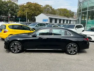 Mercedes-Benz E-Class 2024 E 350 e L Coche exterior foto 3 Mercedes-Benz E-Class 2024 E 350 e L Coche exterior foto 3