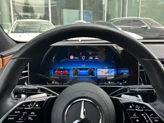 Mercedes-Benz E-Class 2024 E 350 e L Coche interior foto 11 Mercedes-Benz E-Class 2024 E 350 e L Coche interior foto 11