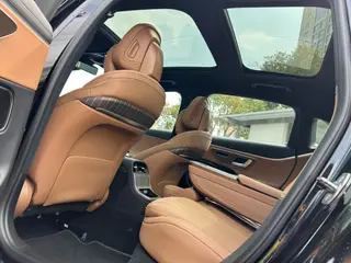 Mercedes-Benz E-Class 2024 E 350 e L Coche interior foto 16 Mercedes-Benz E-Class 2024 E 350 e L Coche interior foto 16
