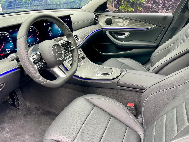Mercedes-Benz E-Class 2022 Restyling E 300 L Fashionable sports car interior photo 16 Mercedes-Benz E-Class 2022 Restyling E 300 L Fashionable sports car interior photo 16