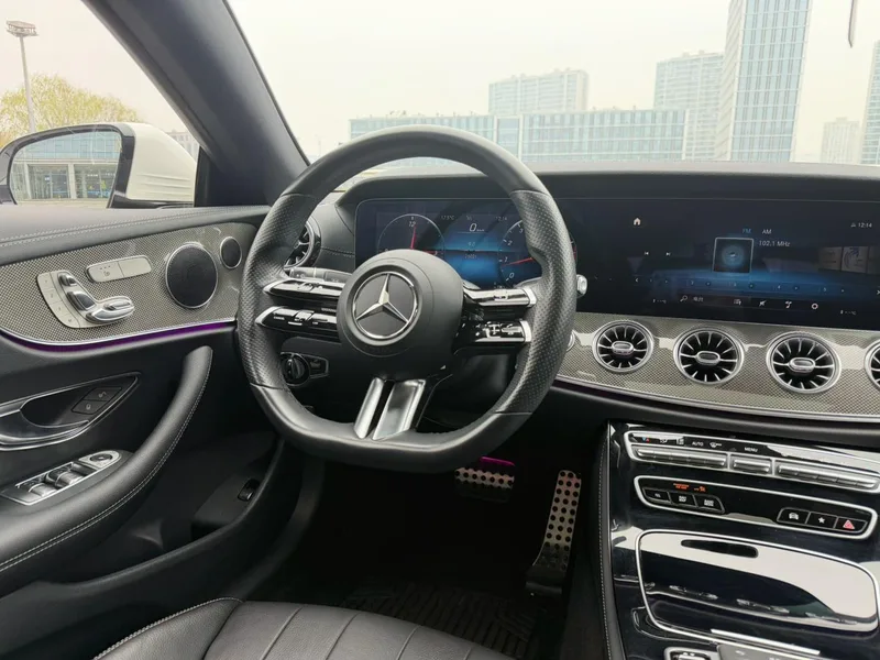 Mercedes-Benz E-Class (Imported) 2021 Reforma E 300 Coupé interior foto 8