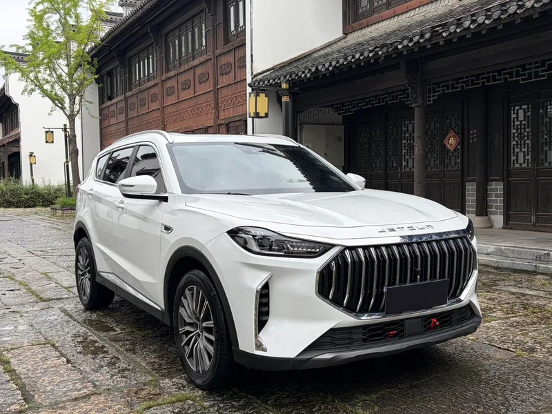 Jetour X70 PLUS 2024 Чемпионская версия 1.5T DCT Чемпион MAX 5 Кресло экстерьер фото 3 Jetour X70 PLUS 2024 Чемпионская версия 1.5T DCT Чемпион MAX 5 Кресло экстерьер фото 3