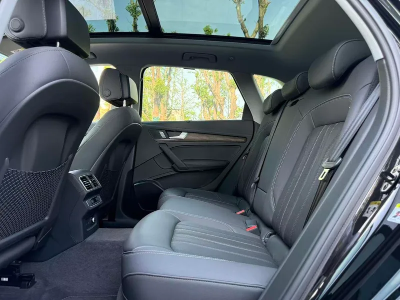 Audi Q5L 2024 40TFSI Deluxe Elegant interior photo 14 Audi Q5L 2024 40TFSI Deluxe Elegant interior photo 14
