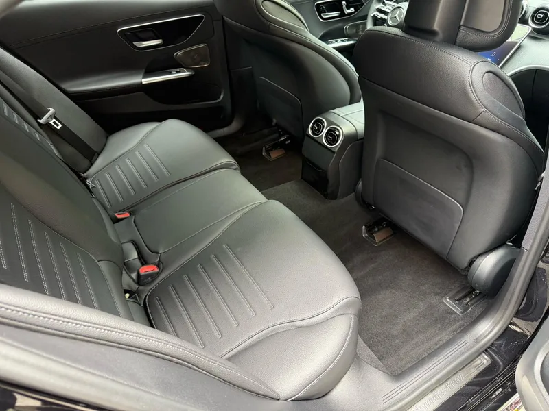 Mercedes-Benz C-Class 2022 Reforma C 200 L Versión deportiva interior foto 15