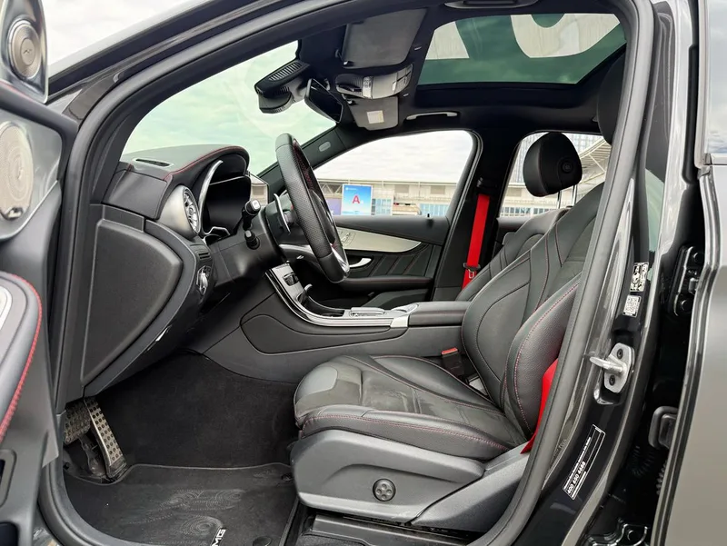 Mercedes-Benz GLC AMG 2022 AMG GLC 43 4MATIC interior foto 7 Mercedes-Benz GLC AMG 2022 AMG GLC 43 4MATIC interior foto 7