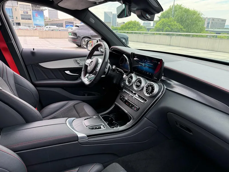 Mercedes-Benz GLC AMG 2022 AMG GLC 43 4MATIC interior foto 8 Mercedes-Benz GLC AMG 2022 AMG GLC 43 4MATIC interior foto 8