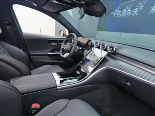 Mercedes-Benz C-Class 2024 C 260 L Versión deportiva interior foto 8 Mercedes-Benz C-Class 2024 C 260 L Versión deportiva interior foto 8