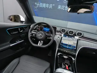 Mercedes-Benz C-Class 2024 C 260 L Versión deportiva interior foto 10 Mercedes-Benz C-Class 2024 C 260 L Versión deportiva interior foto 10