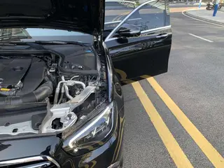 Mercedes-Benz E-Class 2022 Tres cambios E 300 L Estilo de moda Coche exterior foto 5