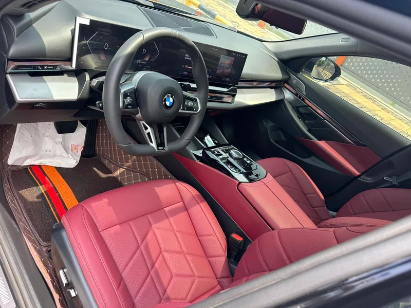 BMW 5 Series 2024 530Li Leading Type M Sports suit exterior photo 4 BMW 5 Series 2024 530Li Leading Type M Sports suit exterior photo 4