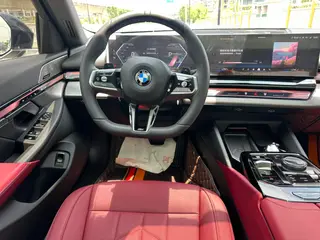 BMW 5 Series 2024 530Li Leading Type M Sports suit exterior photo 7 BMW 5 Series 2024 530Li Leading Type M Sports suit exterior photo 7