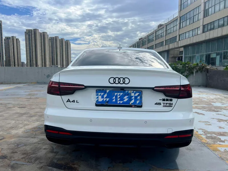 Audi A4L 2024 45 TFSI quattro Choose dynamic type exterior photo 8
