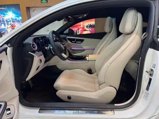 Mercedes-Benz CLE 2025 CLE 260 Coupé intérieur photo 11