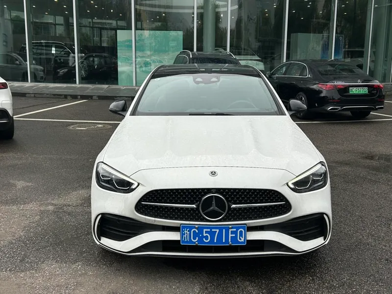 Mercedes-Benz C-Class 2025 C 260 L Hao Night Sports Edition exterior photo 2