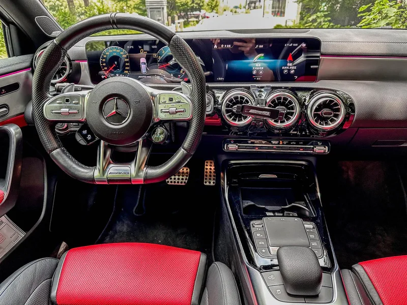 Mercedes-Benz Mercedes-AMG A-Class 2020 AMG A 35 4MATIC interior photo 11 Mercedes-Benz Mercedes-AMG A-Class 2020 AMG A 35 4MATIC interior photo 11