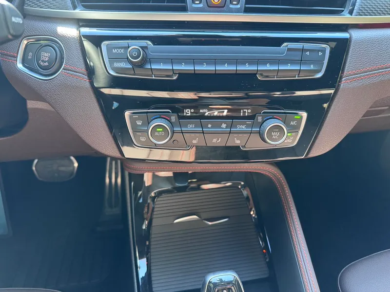 BMW X2 2022 xDrive25i Edición Yaoye interior foto 12 BMW X2 2022 xDrive25i Edición Yaoye interior foto 12
