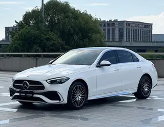 Mercedes-Benz C-Class 2025 C 260 L Versión deportiva exterior foto 1
