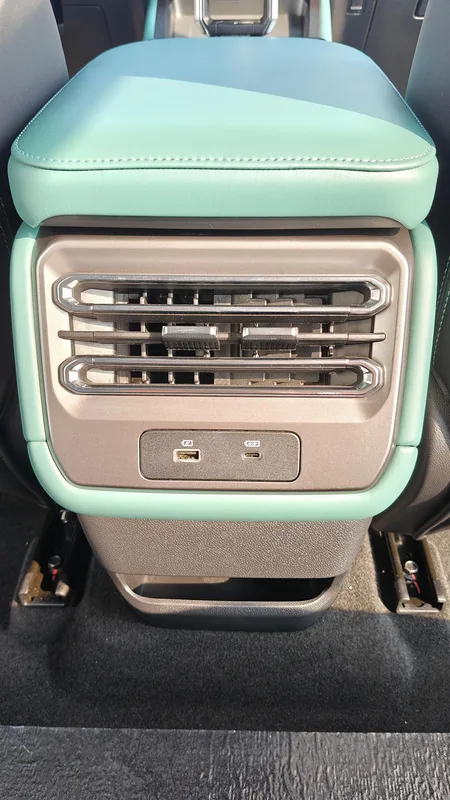 Jetour Freedom 2025 2.0TD XWD Conquer interior photo 15 Jetour Freedom 2025 2.0TD XWD Conquer interior photo 15
