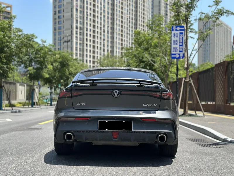Changan UNI-V 2022 1.5T Premium Trim exterior photo 7