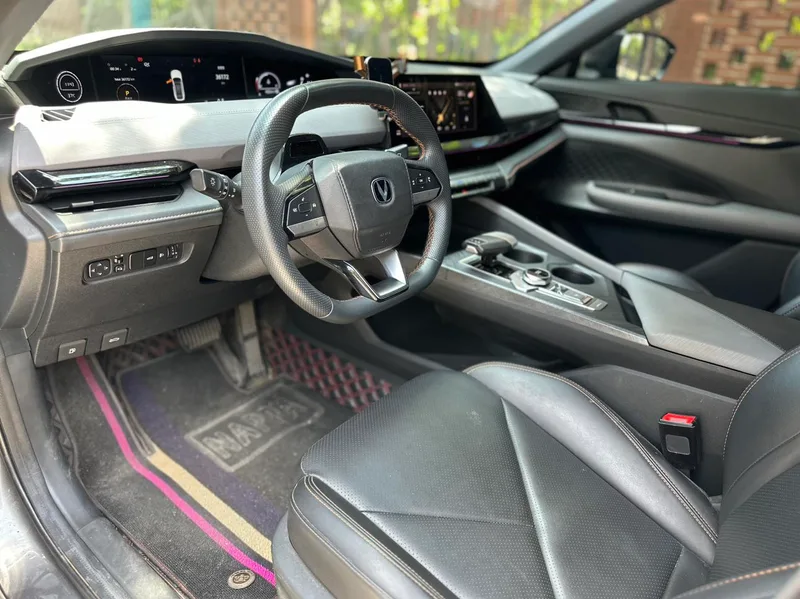Changan UNI-V 2022 1.5T Premium Trim interior photo 16