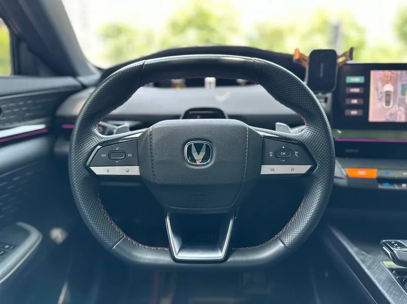 Changan UNI-V 2022 1.5T Premium Trim interior photo 18