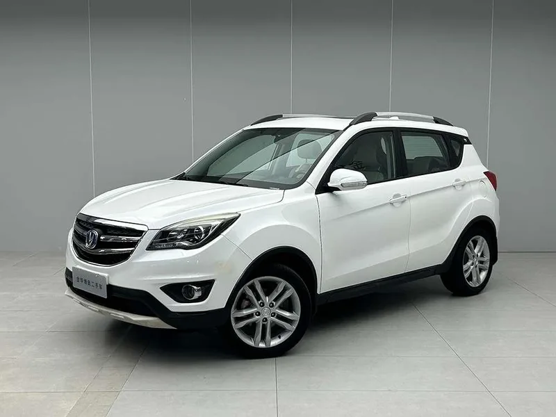Changan CS35 2017 1.6L Manual Deluxe exterior photo 1 Changan CS35 2017 1.6L Manual Deluxe exterior photo 1