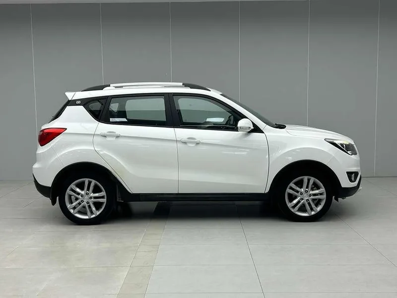 Changan CS35 2017 1.6L Manual Deluxe exterior photo 3 Changan CS35 2017 1.6L Manual Deluxe exterior photo 3
