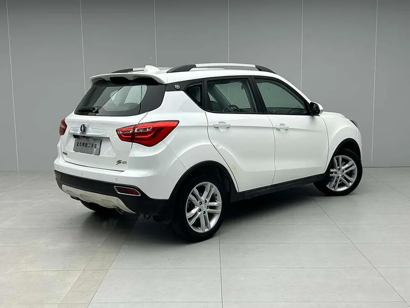 Changan CS35 2017 1.6L Manual Deluxe exterior photo 4 Changan CS35 2017 1.6L Manual Deluxe exterior photo 4