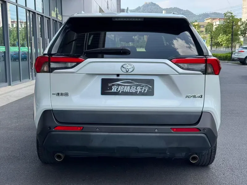 Toyota RAV4 2022 2.0L CVT Two-wheel drive urban version exterior photo 4 Toyota RAV4 2022 2.0L CVT Two-wheel drive urban version exterior photo 4
