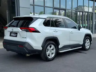 Toyota RAV4 2022 2.0L CVT Two-wheel drive urban version exterior photo 5 Toyota RAV4 2022 2.0L CVT Two-wheel drive urban version exterior photo 5