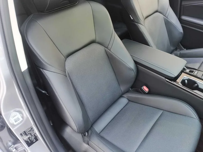 Toyota Camry 2024 Dual Power 2.0HE Elite Edition interior photo 14 Toyota Camry 2024 Dual Power 2.0HE Elite Edition interior photo 14