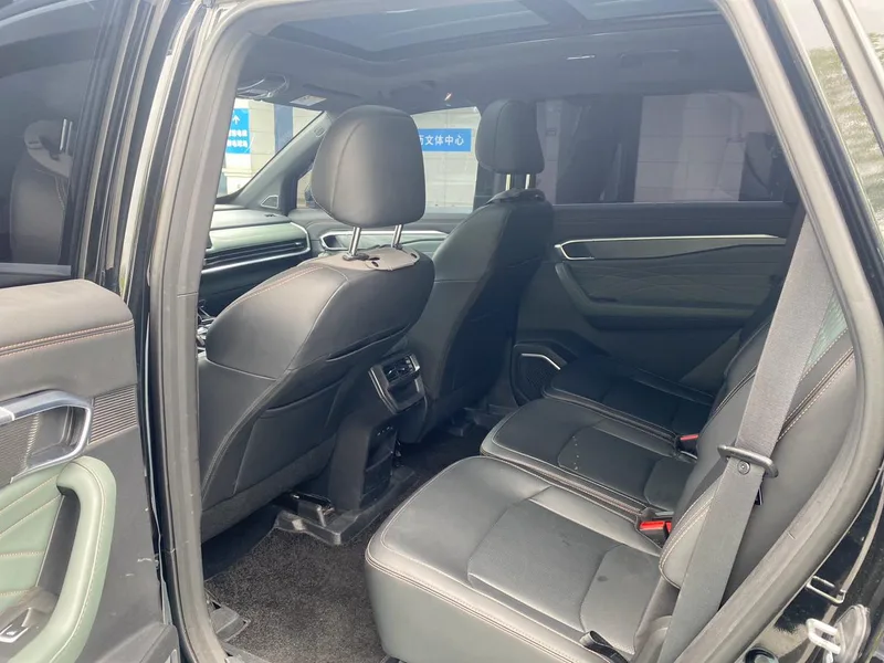 Geely Okavango L 2024 2.0TD DCT Acabado premium exterior foto 5 Geely Okavango L 2024 2.0TD DCT Acabado premium exterior foto 5